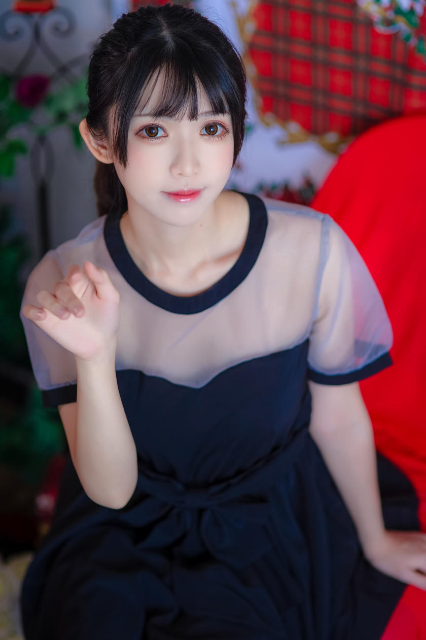 网红Coser@鳗鱼霏儿 – 加藤惠 薄纱礼服 [13P/107MB]