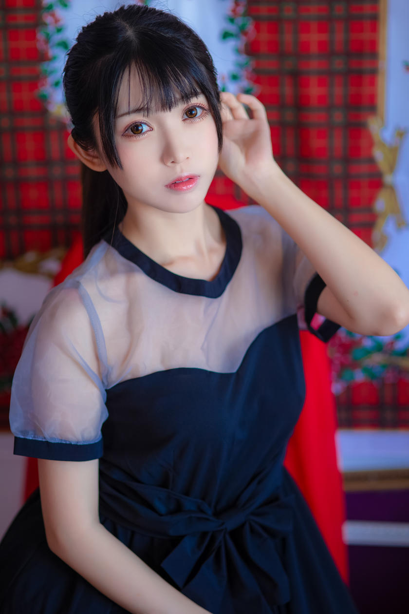 网红Coser@鳗鱼霏儿 – 加藤惠 薄纱礼服 [13P/107MB]