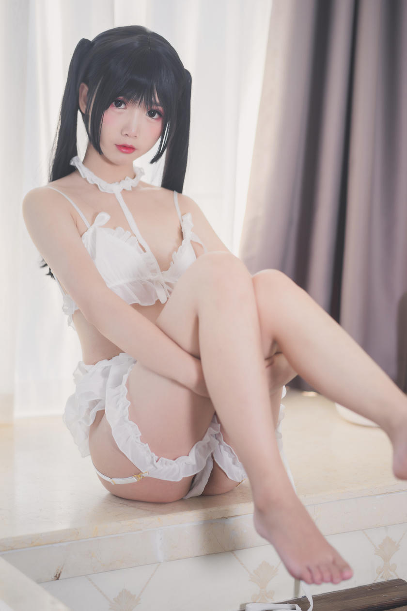 网红Coser@面饼仙儿 – 脑内少女 白内衣 [17P/171MB]